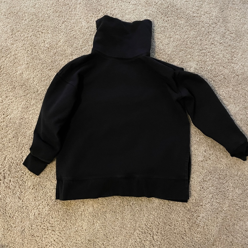 Athleta Women’s Black Turtleneck size Medium